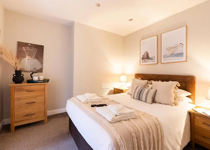 Red Lea Apartments With Pool & Spa Access